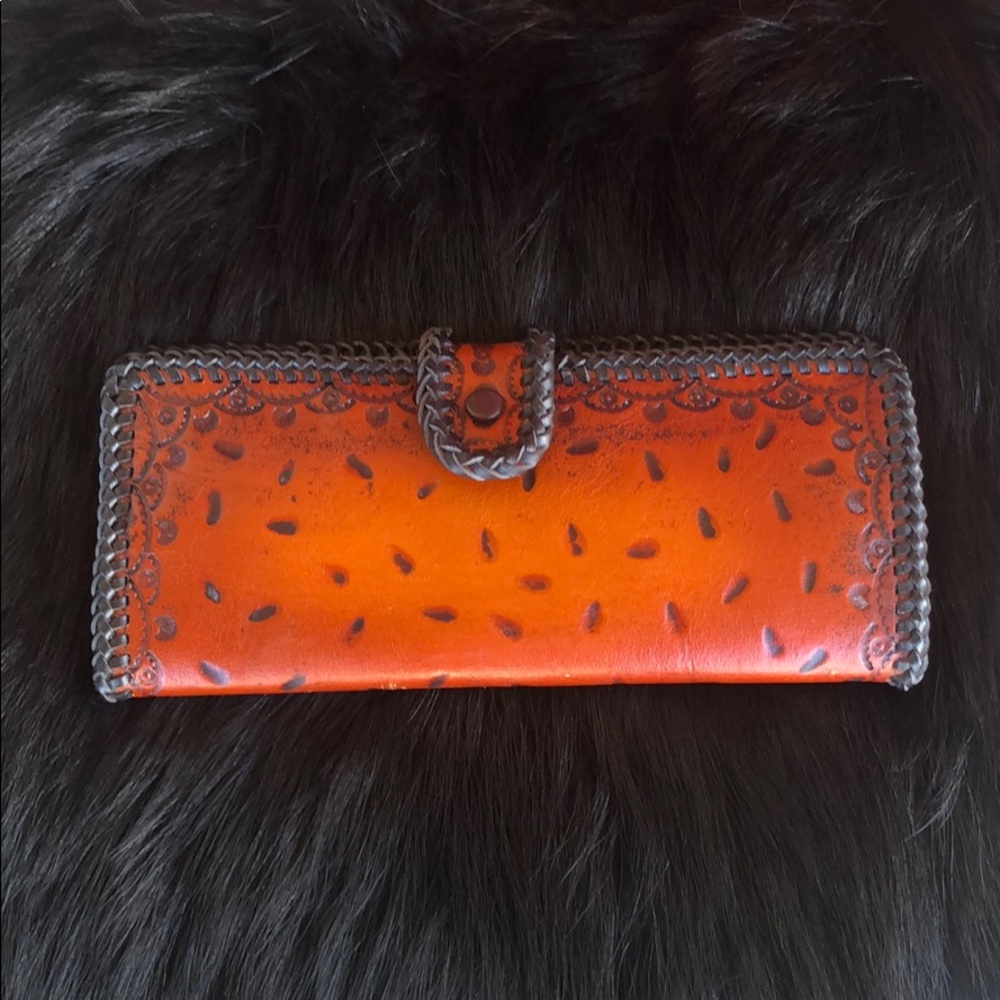 💕Beautiful REAL leather wallet💕